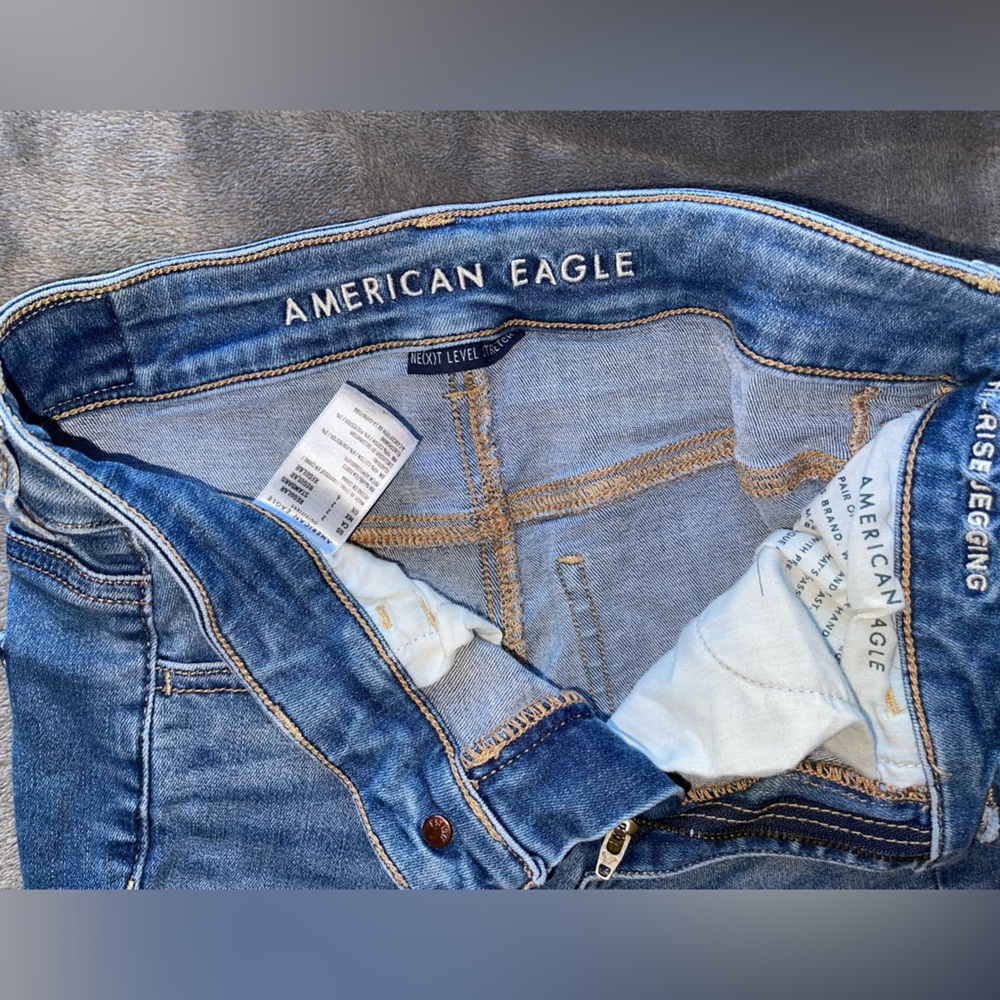 AE High Rise Jeans - Picture 4 of 4